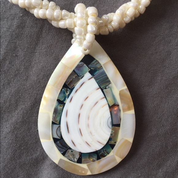 Triple strand beaded necklace with shell pendant (17.5”) - Picture 2 of 4